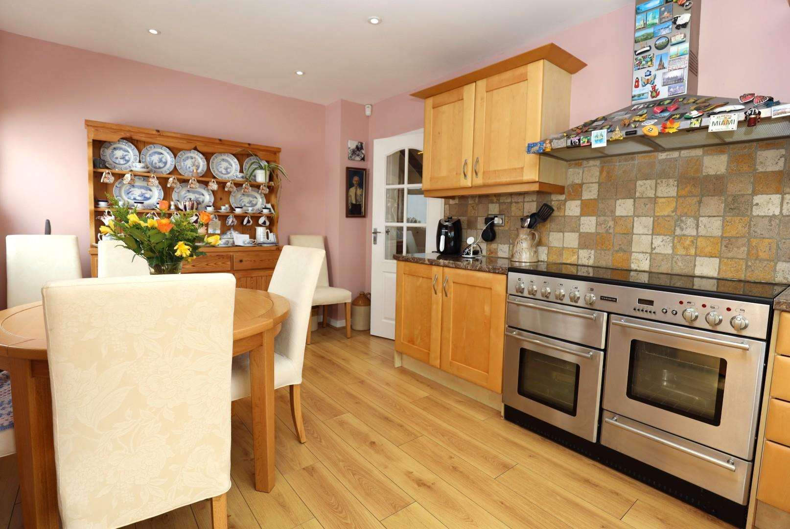 Elms Park, Miskin, Pontyclun